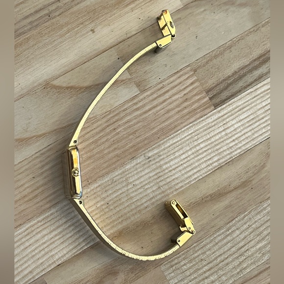 Seiko Ladies Watch Vintage Gold Tone Bracelet Gold and Rectangular Striped Dial - Picture 6 of 11